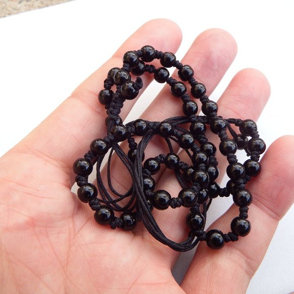 10.58grams Black Onyx Gemstone Necklace - Picture 9 of 11